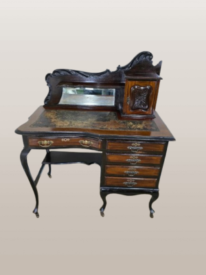 Antikvarinis Edvardo laikų mažas moterų rašomasis stalas