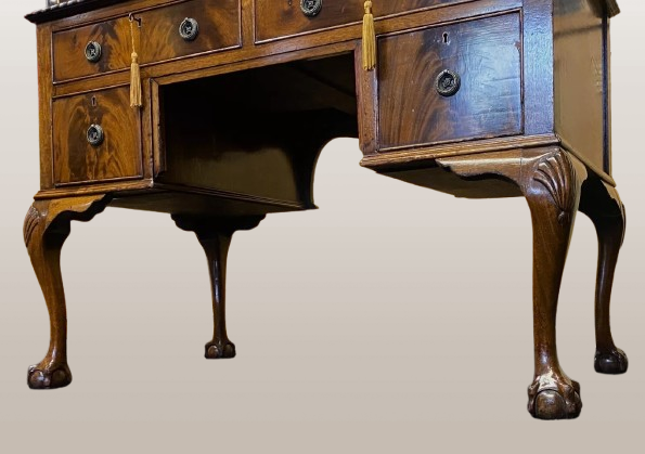 „Chippendale Revival“ senovinis liepsnos ir raudonmedžio rašomasis stalas - Image 4