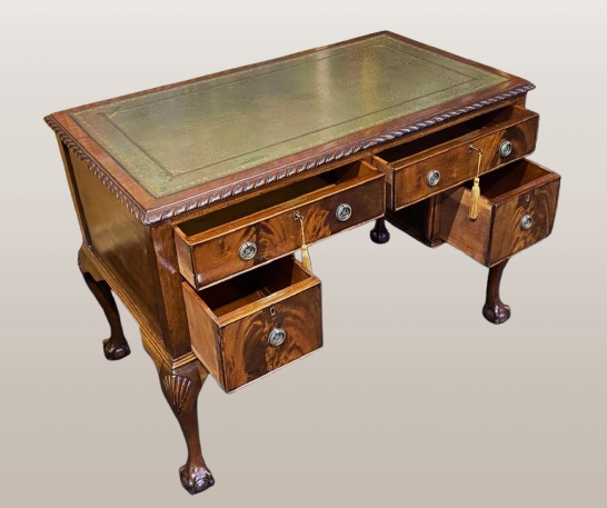 „Chippendale Revival“ senovinis liepsnos ir raudonmedžio rašomasis stalas - Image 3