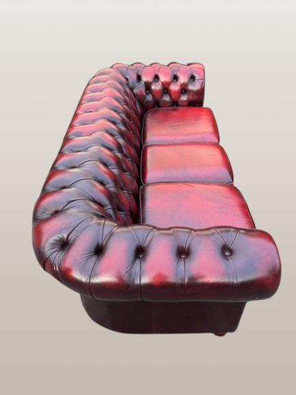 Vintažinė Oxblood odinė Chesterfield sofa 3 vietų - Image 3