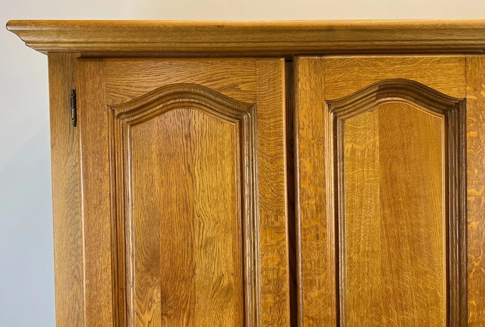 Armoire drabužių spinta Vintage prancūziška 5 durų raižyta spinta - Image 4