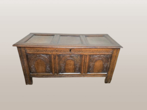 Antikvarinė XVIII amžiaus ąžuolinė skrynia