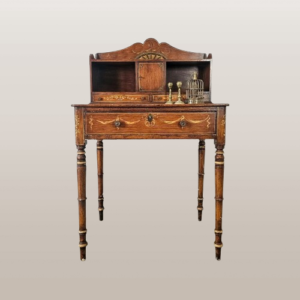 19-ojo amžiaus dažytos pušies rašomasis stalas | Bonheur du Jour lentelė