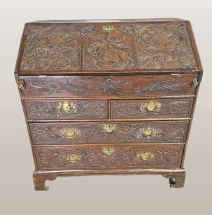 Antikvarinis gruzinų rašytojų rašomasis stalas su stalčiais – Viktorijos laikų gausiai raižytas