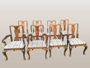 Karalienės Anos stiliaus raudonmedžio valgomojo kėdžių komplektas, 8 vnt.